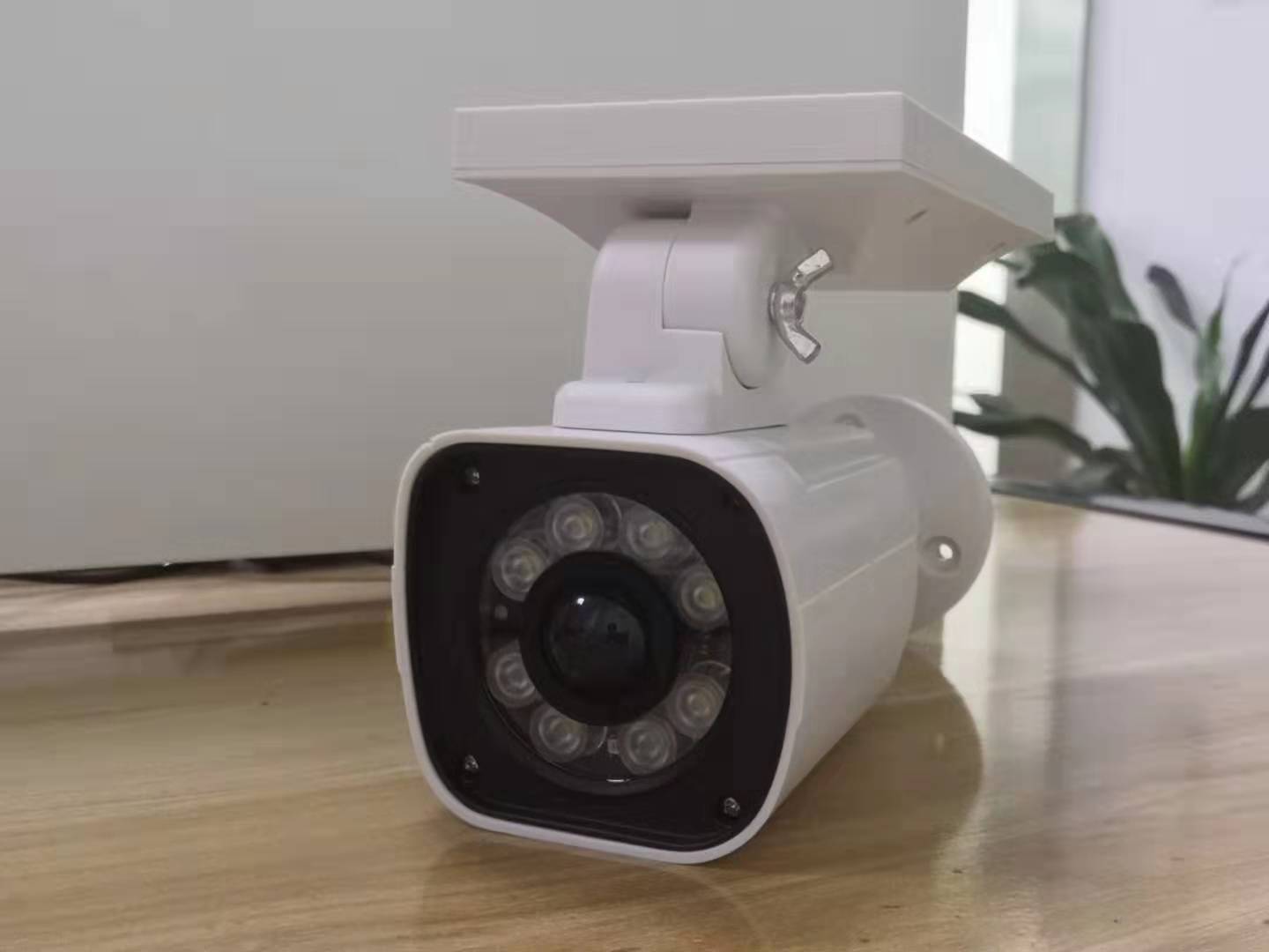 Solar-Powered Dummy Security Camera with LED Spotlight – Motion Sensor Outdoor Light for Courtyard & Home Safety