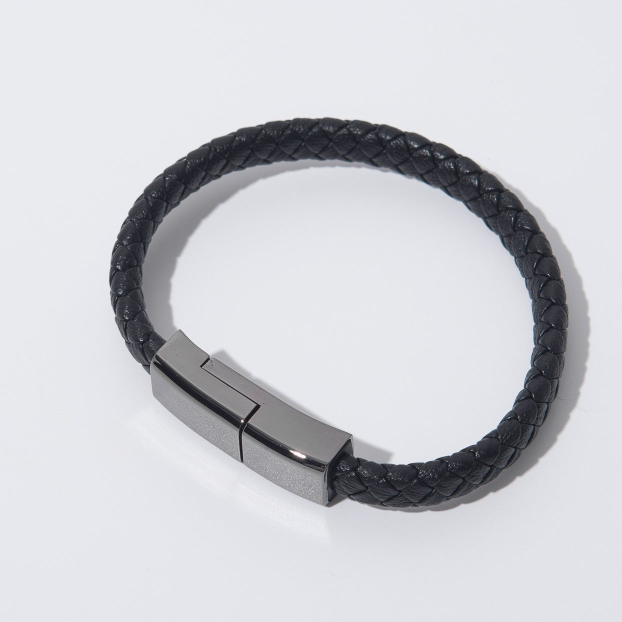 Bracelet USB Charging Cable – Stylish Wearable Charger for iPhone, Type-C & Micro USB Devices